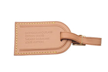 Load image into Gallery viewer, 新品未使用 LOUIS VUITTON ルイヴィトン 村上隆 M95774 モノグラモフラージュ キーポル・バンドリエール55用 ネームタグ ポワニエ 鍵カデナセット 中古 4c072715