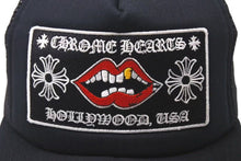 Load image into Gallery viewer, 極美品 CHROME HEARTS MATTY BOY クロムハーツ マッティボーイ CHOMPER TRUCKER CAP チャンパー トラッカーキャップ メッシュキャップ 中古 4c072757