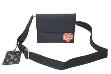 極美品 LOUIS VUITTON x NIGO ルイヴィトン ニゴー 22SS ショルダーバッグ モノグラムドリップ トリオポーチ M81013 ブラック 中古 4c072769