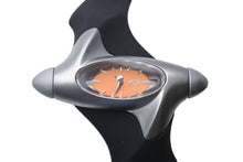 Load image into Gallery viewer, 極美品 OAKLEY オークリー Torpedo トルピード クォーツ腕時計 アナログ ラバー ステンレススチール ブラック オレンジ 中古 4c072779