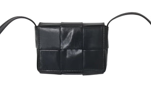 極美品 BOTTEGAVENETA ボッテガヴェネタ キャンディカセット ショルダーバッグ マキシイントレチャート ブラック P01134354K 中古 4c072838