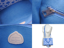 Load image into Gallery viewer, 極美品 LOUIS VUITTON ルイヴィトン オンザゴーPM 2wayバッグ 草間彌生 モノグラムアンプラント M46424 ブルー ホワイト 中古 4c072846