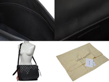 Load image into Gallery viewer, 極美品 LOUIS VUITTON ルイヴィトン NIGOコラボ ブサス トーキョー ショルダーバッグ モノグラムドリップ M45971 ブラック 中古 4c072863