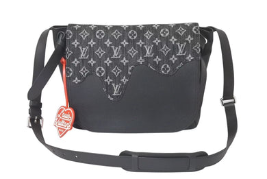 極美品 LOUIS VUITTON ルイヴィトン NIGOコラボ ブサス トーキョー ショルダーバッグ モノグラムドリップ M45971 ブラック 中古 4c072863