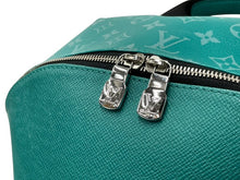 Load image into Gallery viewer, LOUIS VUITTON ルイヴィトン ディスカバリー リュック バックパック M30227 タイガラマ グリーン系 PVC レザー 美品 中古 4c072866