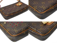 Load image into Gallery viewer, 極美品 LOUIS VUITTON ルイヴィトン アクセサリーポーチ モノグラムペルフォ ポシェットアクセソワール M95183 ブラウン 中古 4c073008