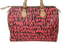 Load image into Gallery viewer, 極美品 LOUIS VUITTON ルイヴィトン モノグラム グラフィティ スピーディ30 ハンドバッグ M93704 ピンク PVC ヌメ革 中古 4c073019