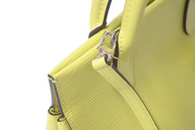 Load image into Gallery viewer, 極美品 LOUIS VUITTON ルイヴィトン エピ マルリーBB 2WAY ハンドバッグ ショルダーバッグ M94617 エピレザー イエロー 中古 4c073047