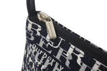 Load image into Gallery viewer, 新品未使用品 BURBERRY バーバリー ワンショルダーバッグ 総柄 T-03-1 ブラック ホワイト シルバー金具 中古 4c073069