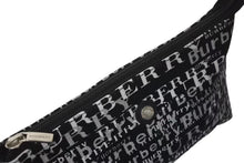 Load image into Gallery viewer, 新品未使用品 BURBERRY バーバリー ワンショルダーバッグ 総柄 T-03-1 ブラック ホワイト シルバー金具 中古 4c073069