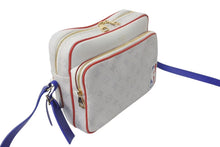 Load image into Gallery viewer, 新品未使用 LOUISVUITTON ルイヴィトン LVxNBA ナイル メッセンジャーPM 2021CR ショルダーバッグ M45583 ホワイト ブルー レッド 中古 4c073086