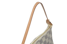 Load image into Gallery viewer, 極美品 LOUIS VUITTON ルイヴィトン ポシェット アクセソワール アクセサリーポーチ N51986 ダミエ アズール ホワイト 中古 4c073109