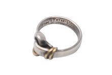 Load image into Gallery viewer, TIFFANY&amp;Co. ティファニー フックアンドアイ コンビ リング 指輪 K18 シルバー925 4g サイズ7号 美品 中古 4c073238