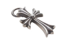 Load image into Gallery viewer, Chrome Hearts クロムハーツ ネックレストップ タイニークロス CHクロス 19g シルバー925 美品 中古 4c073255