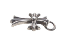 Load image into Gallery viewer, Chrome Hearts クロムハーツ ネックレストップ タイニークロス CHクロス 19g シルバー925 美品 中古 4c073255
