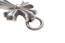 Load image into Gallery viewer, Chrome Hearts クロムハーツ ネックレストップ タイニークロス CHクロス 19g シルバー925 美品 中古 4c073255