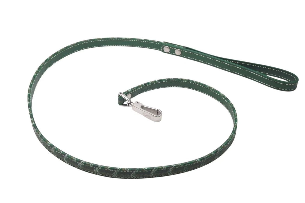 GOYARD Pet Leash, Green PVC Leather, Herringbone Pattern, Silver Hardware, Excellent Condition, Pre-Owned, Item Number 4c073269 