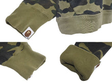 Load image into Gallery viewer, A BATHING APE アベイシングエイプ 1st Camo BAPE Print Hoodie 1st カモ柄 BAPE プリント パーカー M 美品 中古 4c073272