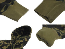 Load image into Gallery viewer, A BATHING APE アベイシングエイプ 1st Camo BAPE Print Hoodie 1st カモ柄 BAPE プリント パーカー M 美品 中古 4c073272