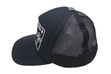 Load image into Gallery viewer, CHROME HEARTS MATTY BOY クロムハーツ マッティボーイ CHOMPER TRUCKER CAP チャンパー トラッカーキャップ 帽子 美品 中古 4c073287
