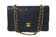 Load image into Gallery viewer, CHANEL シャネル マトラッセ25 Wフラップ Wチェーンショルダーバッグ 5番台 ラムスキン ブラック ゴールド 美品 中古 4c073326