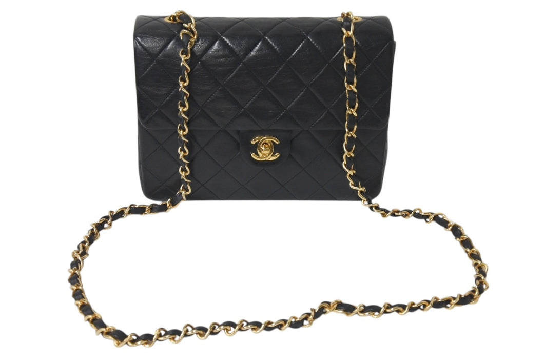 極美品 CHANEL シャネル 縦長 15cm ミニマトラッセ20 チェーンショルダーバッグ 1番台 ラムスキン ブラック ゴールド 中古 4c073341
