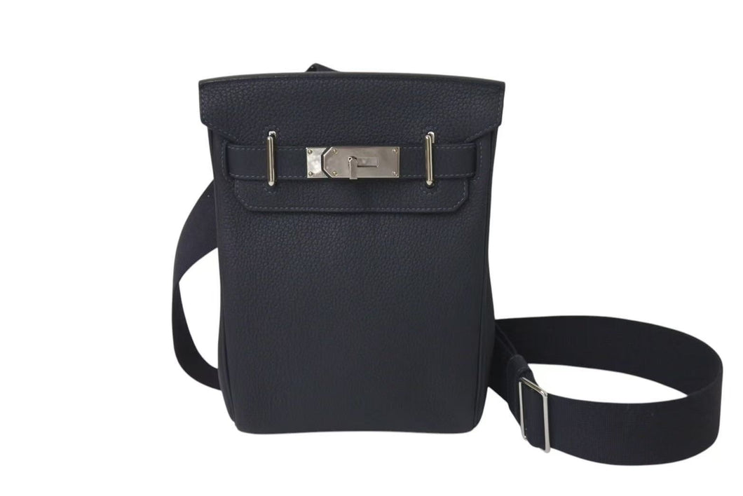 極美品 エルメス HERMES アッカドPM B刻印 ワンショルダーバッグ キャバン×ジョーヌナプル トゴ 新型 シルバー金具 中古 4c073347
