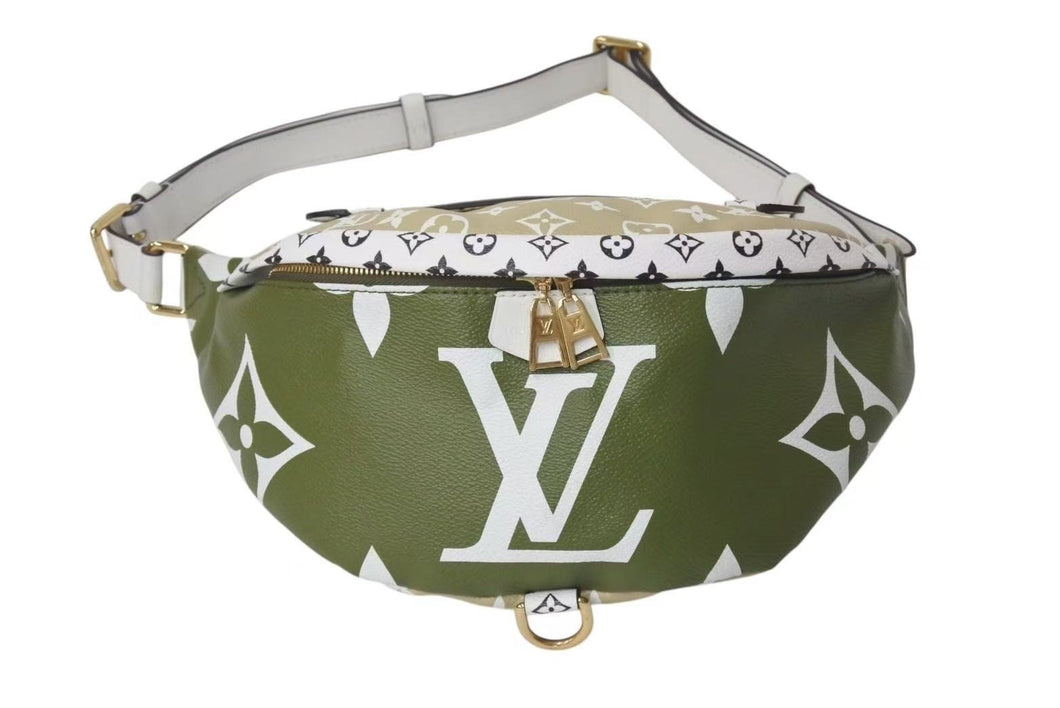 極美品 LOUIS VUITTON ルイヴィトン バムバッグ ウエストバッグ ボディバッグ M44611 ジャイアント モノグラム カーキ 中古 4c073385