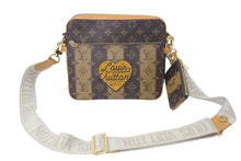 画像をギャラリービューアに読み込む, 新品同様 LOUIS VUITTON ルイヴィトン × NIGO モノグラムストライプ トリオメッセンジャー ショルダーバッグ M45965 中古 4c073386