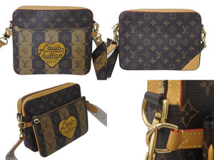 新品同様 LOUIS VUITTON ルイヴィトン × NIGO モノグラムストライプ トリオメッセンジャー ショルダーバッグ M45965 中古 4c073386