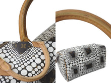 Load image into Gallery viewer, LOUIS VUITTON ルイヴィトン スピーディ ブロン 草間彌生 ハンドバッグ モノグラムタウン M40690 ブラウン ホワイト 美品 中古 4c073387