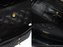 Load image into Gallery viewer, 極美品 CHANEL シャネル ショルダーバッグ マトラッセ25 キャビアスキン ダブルフラップ ブラック ゴールド金具 8番台 A01112 中古 4c073392