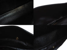 Load image into Gallery viewer, 極美品 CHANEL シャネル ショルダーバッグ マトラッセ25 キャビアスキン ダブルフラップ ブラック ゴールド金具 8番台 A01112 中古 4c073392