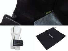 Load image into Gallery viewer, 極美品 CHANEL シャネル ショルダーバッグ マトラッセ25 キャビアスキン ダブルフラップ ブラック ゴールド金具 8番台 A01112 中古 4c073392