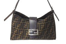 画像をギャラリービューアに読み込む, FENDI フェンディ ズッカ柄 ワンショルダーバッグ ハンドバッグ イタリア製キャンバス レザー シルバー金具 美品 中古 4c073394 