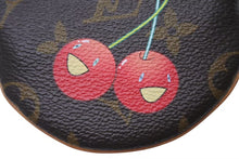 Load image into Gallery viewer, 極美品 LOUIS VUITTON ルイヴィトン ポルトモネ ロン コインケース M95043 モノグラム チェリー 村上隆 ゴールド金具 中古 4c073395