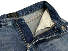 Load image into Gallery viewer, 極美品 BALENCIAGA バレンシアガ LOOSE FIT JEANS ルーズフィットジーンズ 736540 サイズXS インディゴブルー ダメージ加工 中古 4c073409