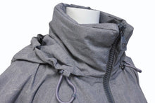 Load image into Gallery viewer, 新品同様 LOUIS VUITTON ルイヴィトン 19AW ウィズ フラッグ パッチ ウィンドブレーカー フルジップ ジャケット グレー RM192 PUO HHB99W サイズ52 中古 4c073416