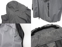 Load image into Gallery viewer, 新品同様 LOUIS VUITTON ルイヴィトン 19AW ウィズ フラッグ パッチ ウィンドブレーカー フルジップ ジャケット グレー RM192 PUO HHB99W サイズ52 中古 4c073416