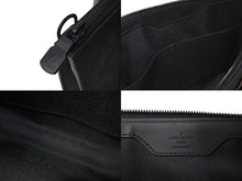 Load image into Gallery viewer, 極美品 LOUIS VUITTON ルイヴィトン ショルダーバッグ トリヨン サックプラ クロス M21884 ブラック 中古 4c073477