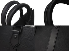 Load image into Gallery viewer, 極美品 LOUIS VUITTON ルイヴィトン ショルダーバッグ トリヨン サックプラ クロス M21884 ブラック 中古 4c073477
