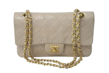 Load image into Gallery viewer, CHANEL シャネル マトラッセ 23 Wチェーンショルダーバッグ Wフラップ 2番台 ラムスキン ココマーク ベージュ ゴールド金具 美品 中古 4c073482