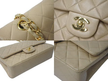 Load image into Gallery viewer, CHANEL シャネル マトラッセ25 Wフラップ Wチェーンショルダーバッグ 2番台 ココマーク ラムスキン ベージュ ゴールド金具 美品 中古 4c073483