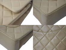 Load image into Gallery viewer, CHANEL シャネル マトラッセ25 Wフラップ Wチェーンショルダーバッグ 2番台 ココマーク ラムスキン ベージュ ゴールド金具 美品 中古 4c073483