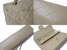 Load image into Gallery viewer, CHANEL シャネル マトラッセ25 Wフラップ Wチェーンショルダーバッグ 2番台 ココマーク ラムスキン ベージュ ゴールド金具 美品 中古 4c073483