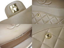 Load image into Gallery viewer, CHANEL シャネル マトラッセ25 Wフラップ Wチェーンショルダーバッグ 2番台 ココマーク ラムスキン ベージュ ゴールド金具 美品 中古 4c073483