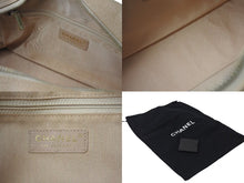 Load image into Gallery viewer, CHANEL シャネル マトラッセ ハンドバッグ ココマーク フランス製 キャビアスキン ベージュ ゴールド金具 美品 中古 4c073484