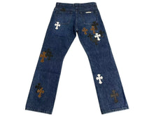Load image into Gallery viewer, 新品未使用 CHROME HEARTS クロムハーツ フレアニー クロスパッチ デニム パンツ ジーンズ インディゴ サイズ33 中古 4c073518