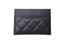 Load image into Gallery viewer, 極美品 CHANEL シャネル マトラッセ カードケース 名刺入れ 18番台 キャビアスキン ブラック ゴールド金具 中古 4c073549