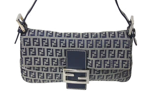 FENDI フェンディ ズッカ柄 マンマバケット ショルダーバッグ キャンバス レザー グレー ネイビー シルバー金具 美品 中古 4c073602